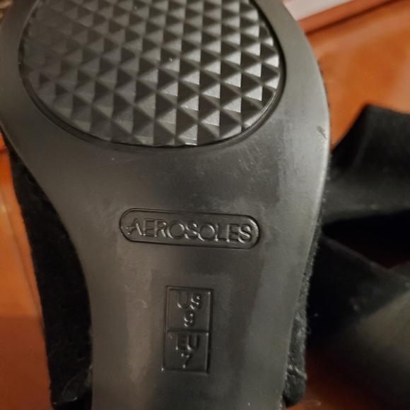 Aerosoles Black Mesh Sandals with Zipper Back EUC - Picture 5 of 5